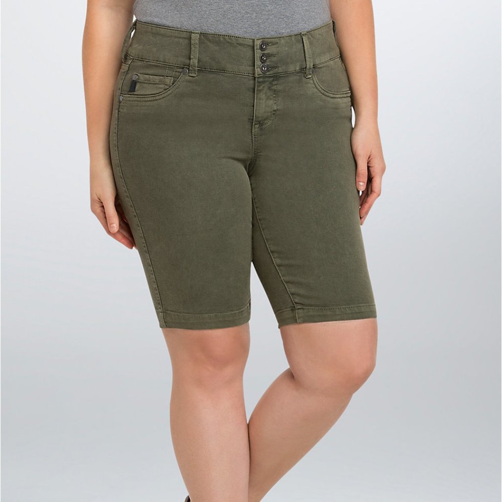 SOLD | Torrid Jegging Bermuda Shorts Olive Wash - Picture 2 of 10
